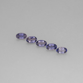 カラットの天然バイオレットブルーアイオライト（5.1×3.2 mm・オーバルカット）