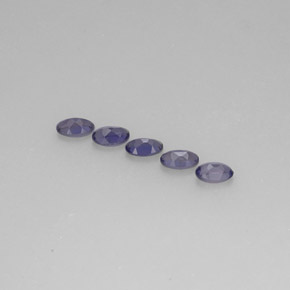 カラットの天然バイオレットブルーアイオライト（5.1×3.2 mm・オーバルカット）