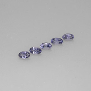 カラットの天然バイオレットブルーアイオライト（5.1×3.2 mm・オーバルカット）