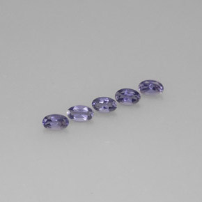 カラットの天然バイオレットブルーアイオライト（5.1×3 mm・オーバルカット）