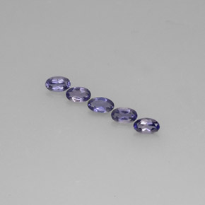 カラットの天然バイオレットブルーアイオライト（4.8×3 mm・オーバルカット）