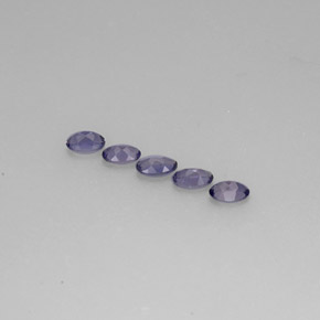カラットの天然バイオレットブルーアイオライト（4.8×3 mm・オーバルカット）