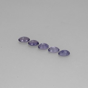 カラットの天然バイオレットブルーアイオライト（5×3.1 mm・オーバルカット）