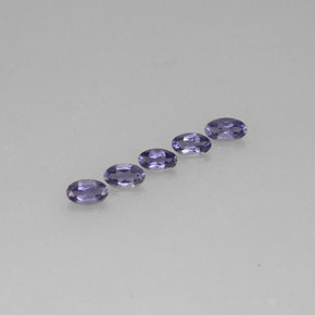カラットの天然バイオレットブルーアイオライト（5.1×3.1 mm・オーバルカット）