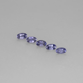 カラットの天然バイオレットブルーアイオライト（5.1×3.2 mm・オーバルカット）