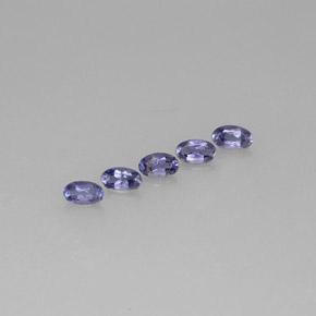 カラットの天然バイオレットブルーアイオライト（5.1×3.2 mm・オーバルカット）