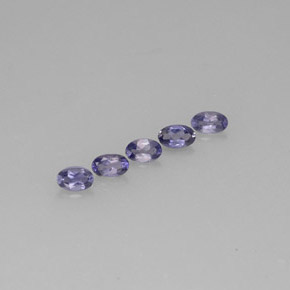 カラットの天然バイオレットブルーアイオライト（5.1×3.2 mm・オーバルカット）