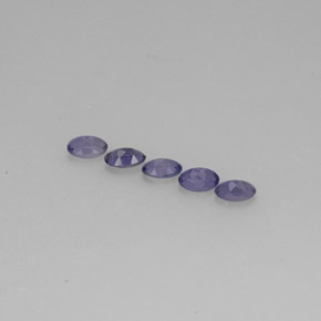 カラットの天然バイオレットブルーアイオライト（5.1×3.2 mm・オーバルカット）