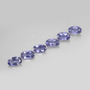 カラットの天然バイオレットブルーアイオライト（5.1×3.2 mm・オーバルカット）