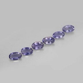 カラットの天然バイオレットブルーアイオライト（5×3.1 mm・オーバルカット）