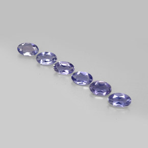 カラットの天然バイオレットブルーアイオライト（4.8×3 mm・オーバルカット）