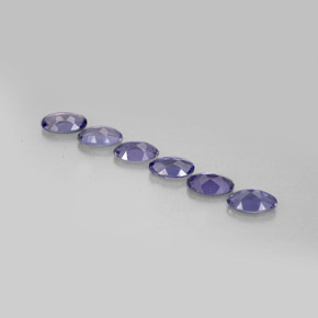 カラットの天然バイオレットブルーアイオライト（4.8×3 mm・オーバルカット）