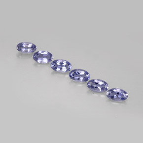 カラットの天然バイオレットブルーアイオライト（4.9×2.8 mm・オーバルカット）