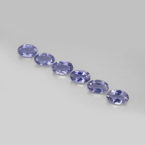 カラットの天然バイオレットブルーアイオライト（5×3.2 mm・オーバルカット）