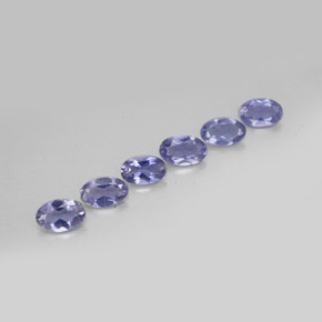 カラットの天然バイオレットブルーアイオライト（5×3.2 mm・オーバルカット）
