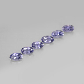 カラットの天然バイオレットブルーアイオライト（5×3.2 mm・オーバルカット）