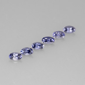 カラットの天然バイオレットブルーアイオライト（5×3.2 mm・オーバルカット）