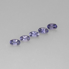 カラットの天然バイオレットブルーアイオライト（5.1×3.2 mm・オーバルカット）