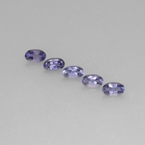 カラットの天然バイオレットブルーアイオライト（5.1×3.2 mm・オーバルカット）