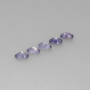 カラットの天然バイオレットブルーアイオライト（5.1×3.2 mm・オーバルカット）