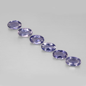 カラットの天然バイオレットブルーアイオライト（4.8×3 mm・オーバルカット）