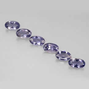 カラットの天然バイオレットブルーアイオライト（5×3.1 mm・オーバルカット）