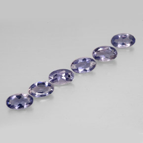 カラットの天然バイオレットブルーアイオライト（5×3.1 mm・オーバルカット）