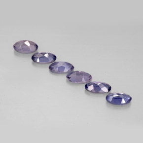 カラットの天然バイオレットブルーアイオライト（5×3.1 mm・オーバルカット）