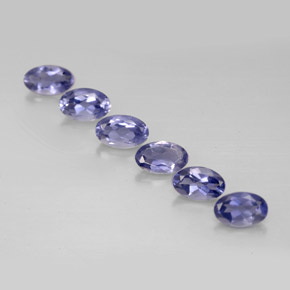 カラットの天然バイオレットブルーアイオライト（4.9×3.1 mm・オーバルカット）