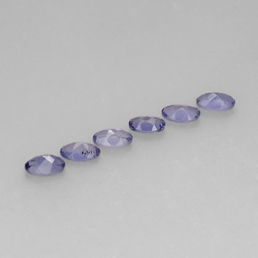 カラットの天然バイオレットブルーアイオライト（5.1×3.2 mm・オーバルカット）