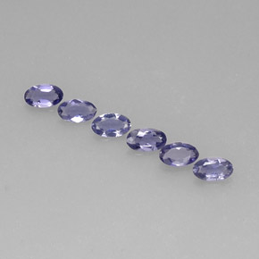 カラットの天然バイオレットブルーアイオライト（5.1×3.1 mm・オーバルカット）