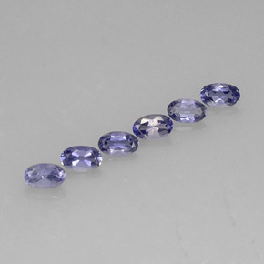 カラットの天然バイオレットブルーアイオライト（5.1×3.2 mm・オーバルカット）