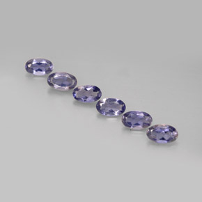 カラットの天然バイオレットブルーアイオライト（5.1×3.1 mm・オーバルカット）