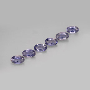 カラットの天然バイオレットブルーアイオライト（5.1×3.1 mm・オーバルカット）
