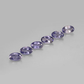 カラットの天然バイオレットブルーアイオライト（4.9×3.1 mm・オーバルカット）