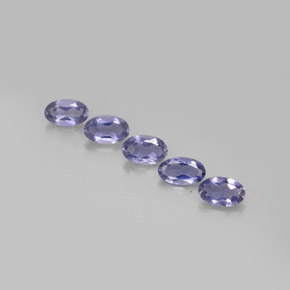 カラットの天然バイオレットブルーアイオライト（5×3.2 mm・オーバルカット）