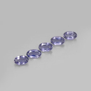 カラットの天然バイオレットブルーアイオライト（5×3.2 mm・オーバルカット）