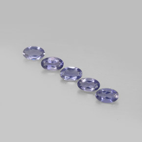 カラットの天然バイオレットブルーアイオライト（5×3.2 mm・オーバルカット）