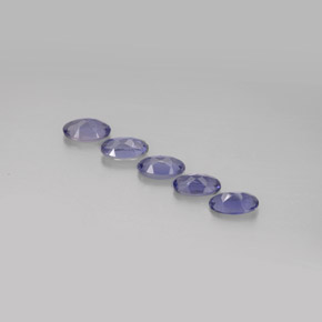 カラットの天然バイオレットブルーアイオライト（5×3.2 mm・オーバルカット）