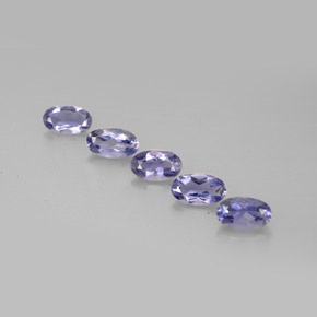 カラットの天然バイオレットブルーアイオライト（5×2.9 mm・オーバルカット）