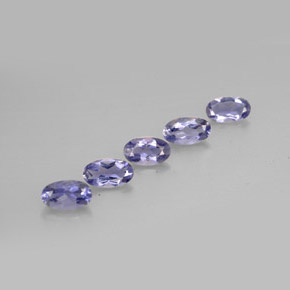 カラットの天然バイオレットブルーアイオライト（5×2.9 mm・オーバルカット）