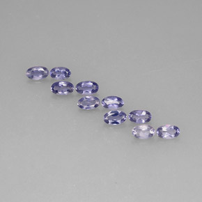 カラットの天然バイオレットブルーアイオライト（5.1×3 mm・オーバルカット）