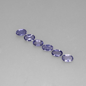カラットの天然バイオレットブルーアイオライト（5.1×3 mm・オーバルカット）