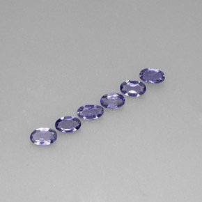 カラットの天然バイオレットブルーアイオライト（5.1×3 mm・オーバルカット）