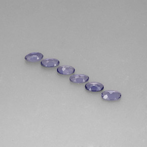 カラットの天然バイオレットブルーアイオライト（5.1×3 mm・オーバルカット）