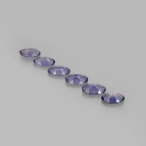カラットの天然バイオレットブルーアイオライト（5×3.1 mm・オーバルカット）
