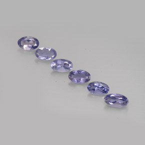カラットの天然バイオレットブルーアイオライト（4.9×3 mm・オーバルカット）