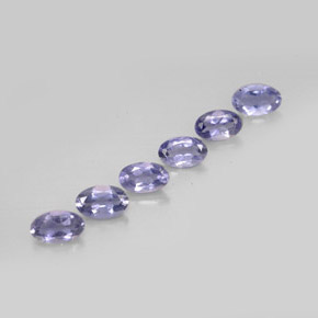 カラットの天然バイオレットブルーアイオライト（5.1×3.2 mm・オーバルカット）