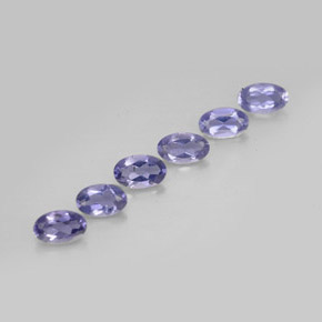 カラットの天然バイオレットブルーアイオライト（4.9×3.1 mm・オーバルカット）