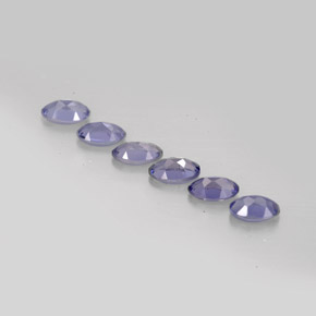 カラットの天然バイオレットブルーアイオライト（4.9×3.1 mm・オーバルカット）